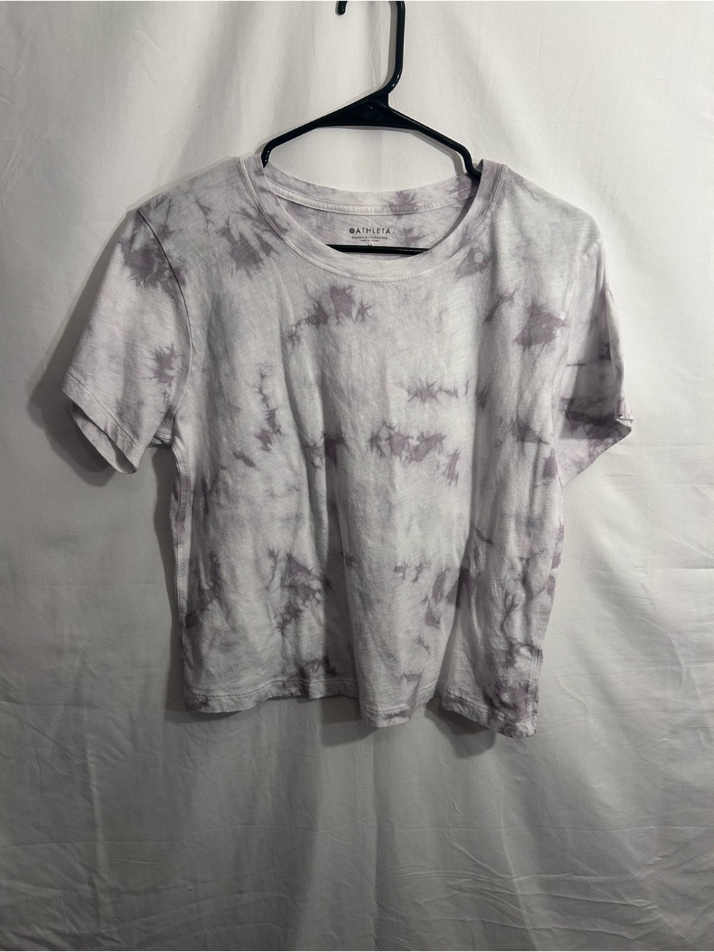 Athleta Tie-Dye Short Sleeve Tee in Light Gray and Lavender